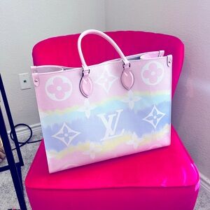 Louis Vuitton monogram escale Onthego GM pastel